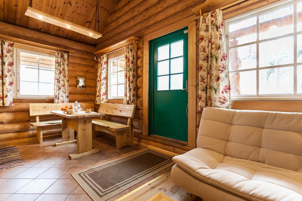 Koru Cottage Laagri Ruang foto